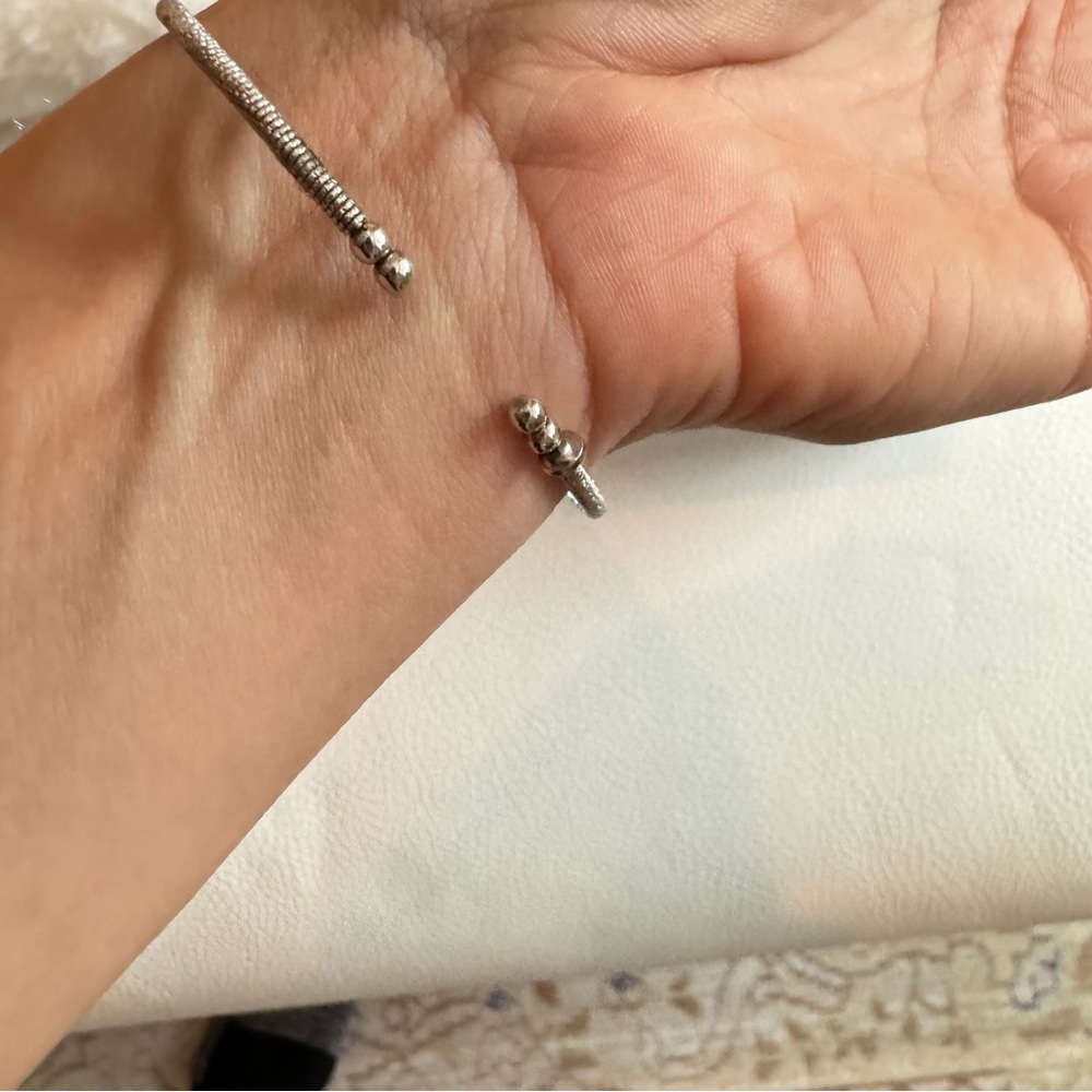 Dyadema silver cuff style bracelet - Picture 2 of 7